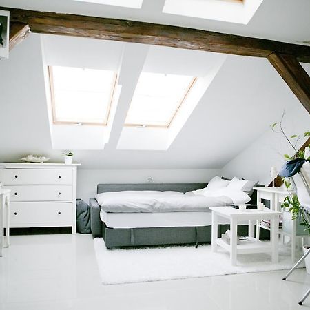 Apartamenty Hoza Attic Studio Varsóvia Quarto foto