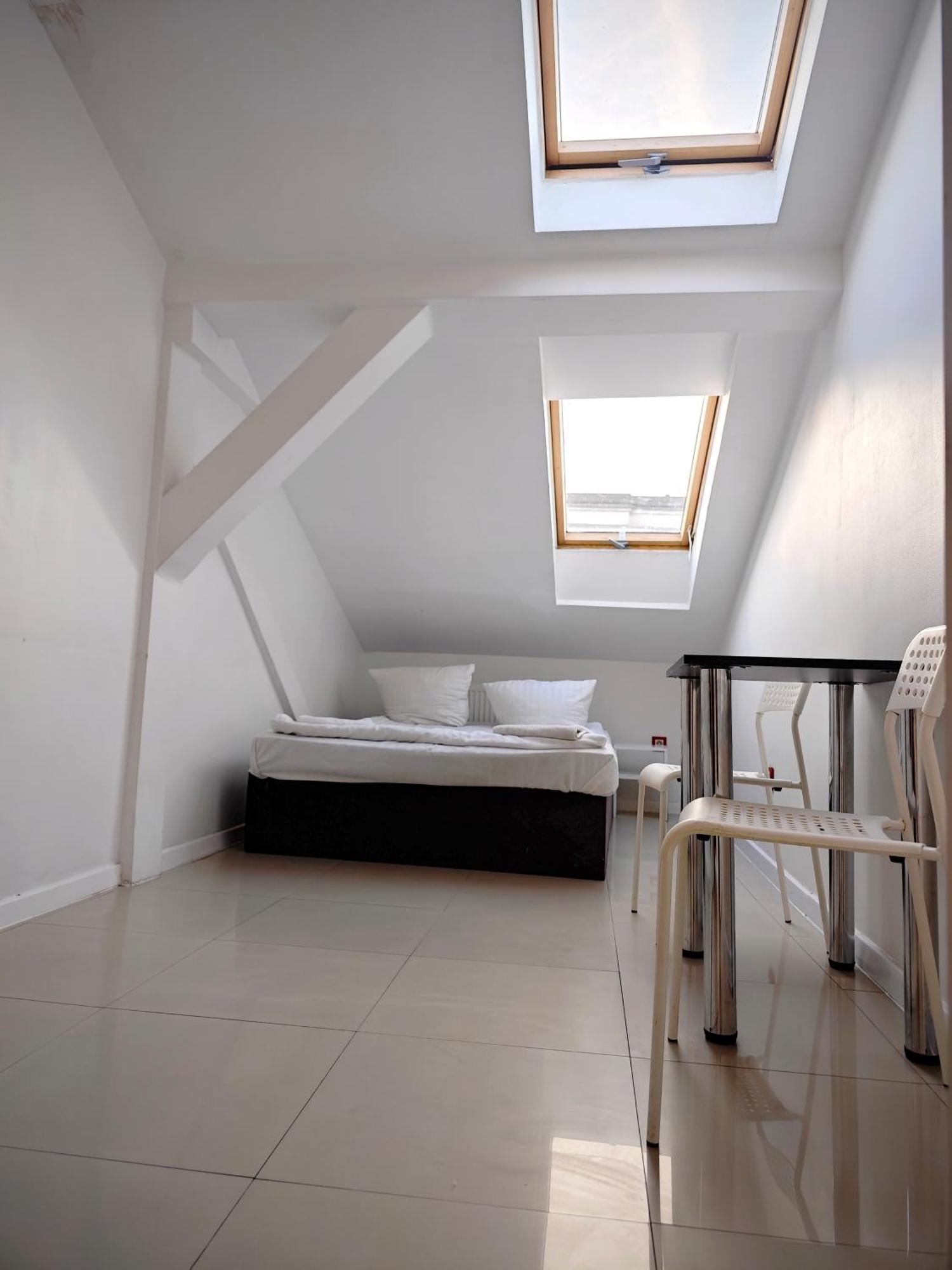 Apartamenty Hoza Attic Studio Varsóvia Quarto foto