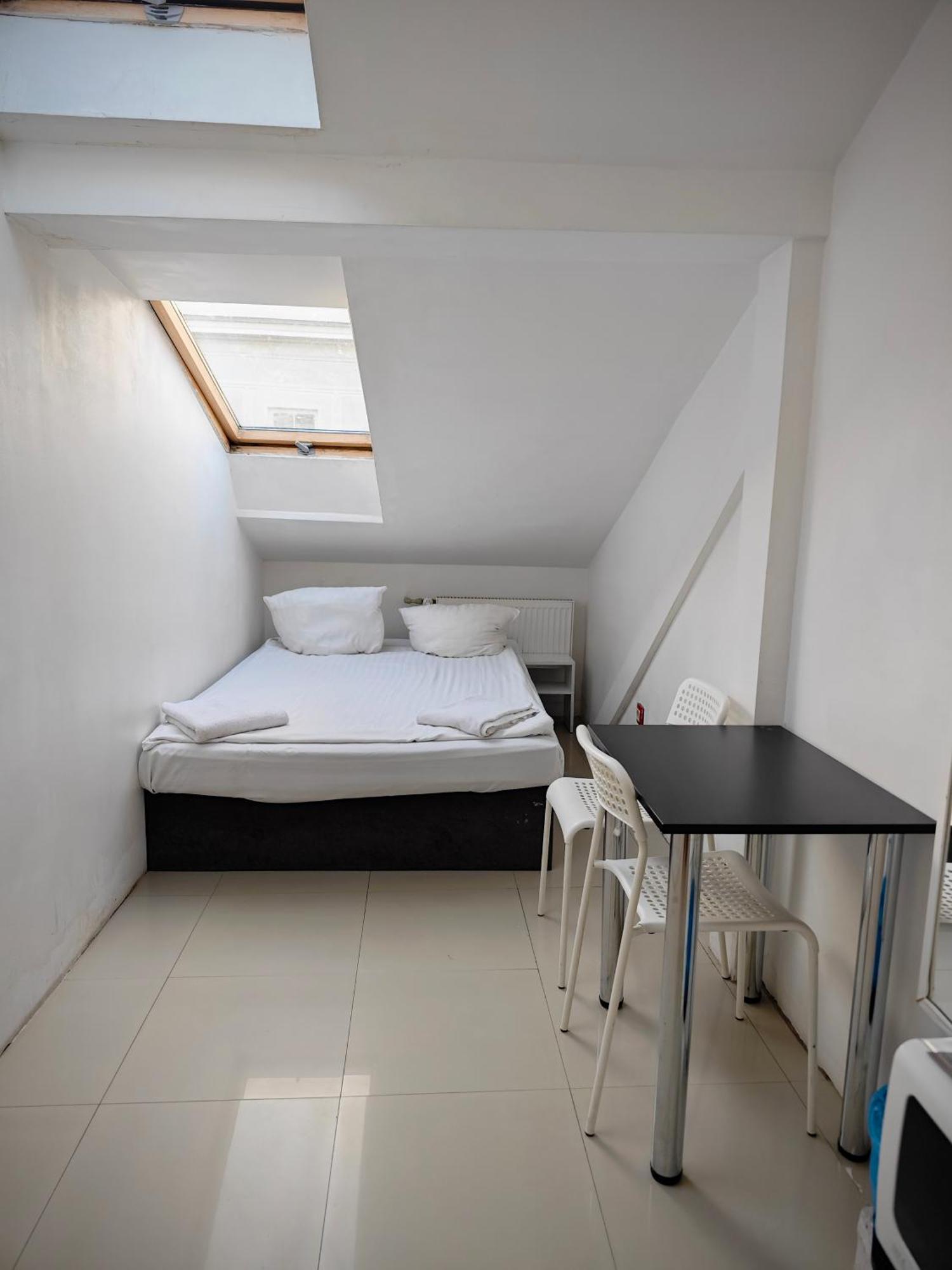 Apartamenty Hoza Attic Studio Varsóvia Quarto foto