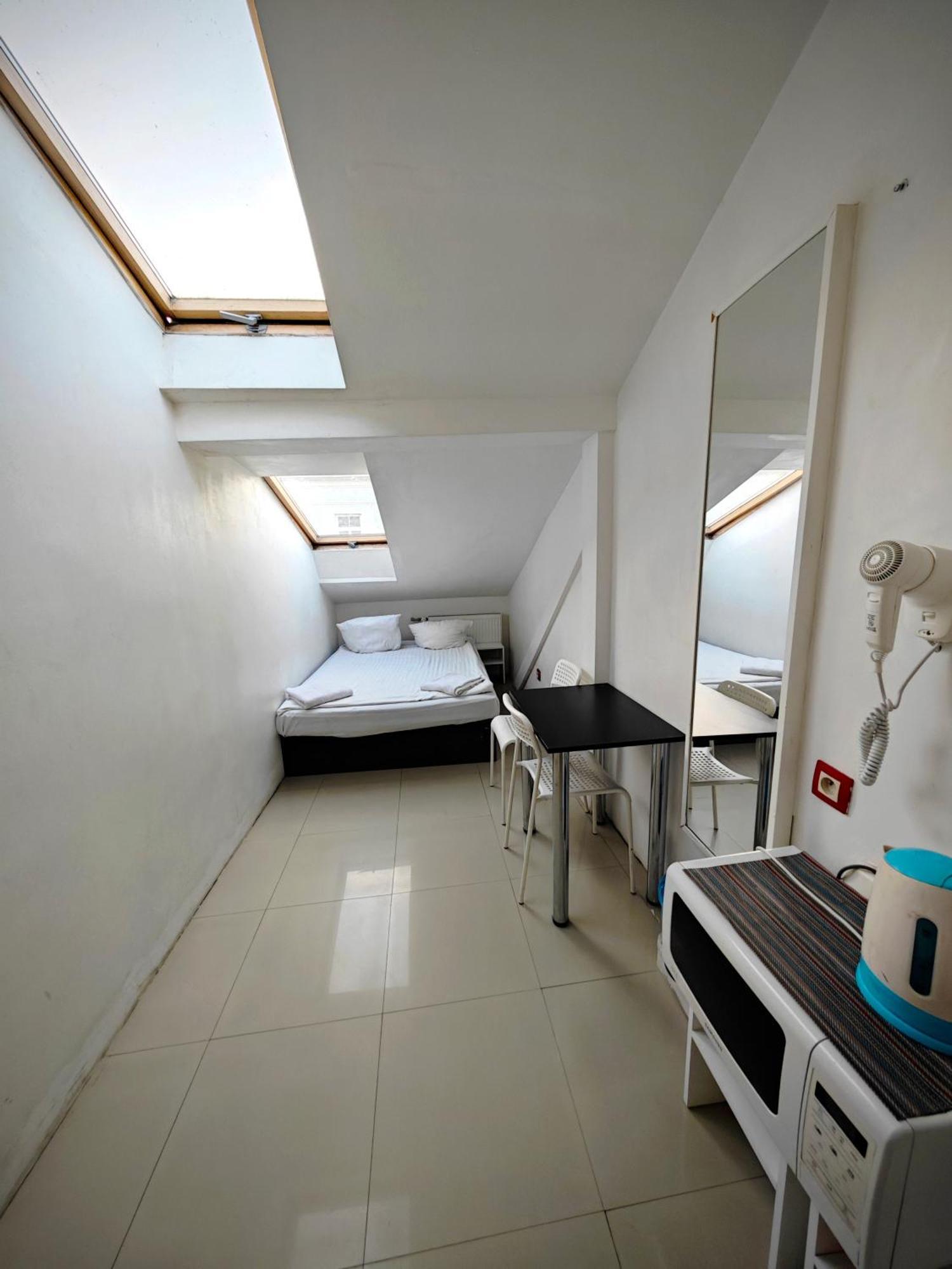 Apartamenty Hoza Attic Studio Varsóvia Quarto foto